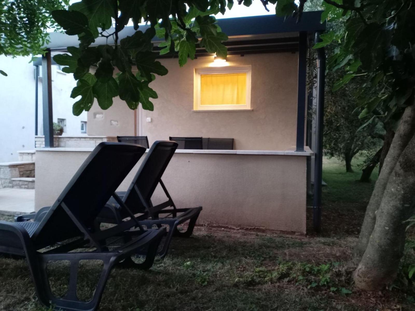 Villa House For Rent Ulika Valbandon Esterno foto